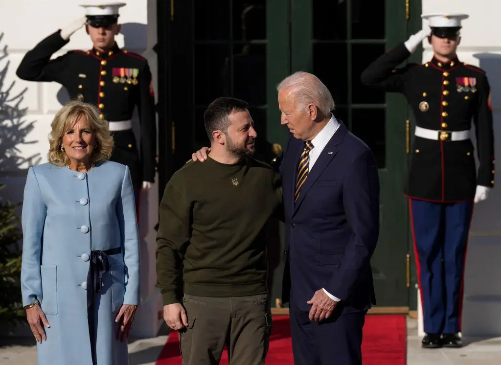 Zelensky quer “galvanizar” os americanos e “conquistar” os republicanos. Biden joga o capital político. Análise a um “encontro histórico”