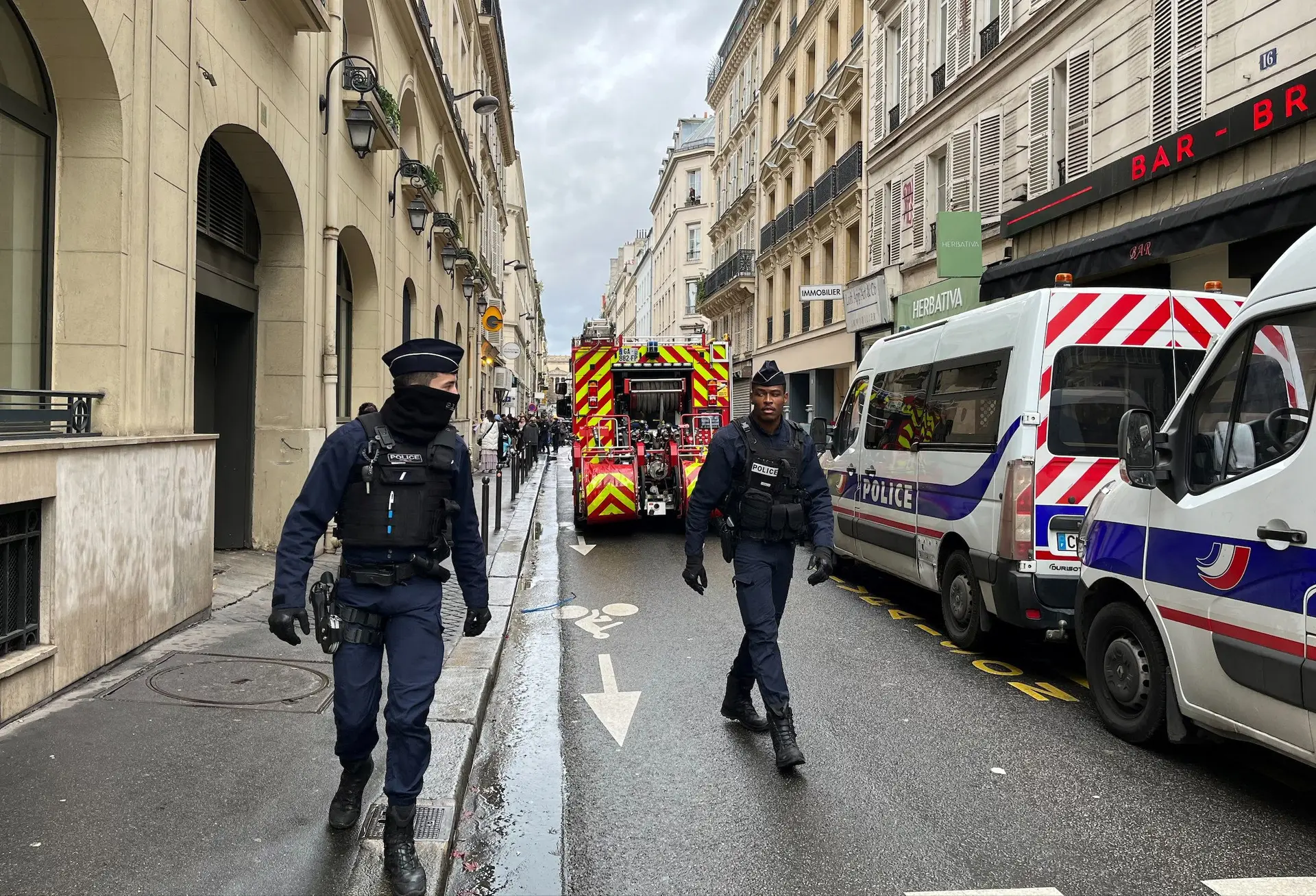 Suspeito de morte de curdos em Paris será presente a juiz na segunda-feira