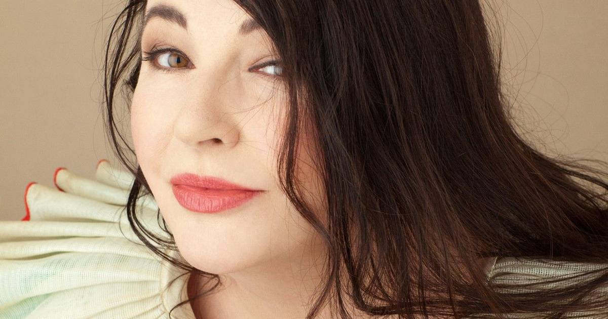 Kate Bush divulga mensagem anual de Natal: “Não sei onde estaremos no final do próximo ano, mas espero que a guerra acabe”