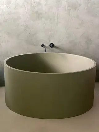 O novo spa oferece experiências vinoterapia em banheiras redondas gigantes