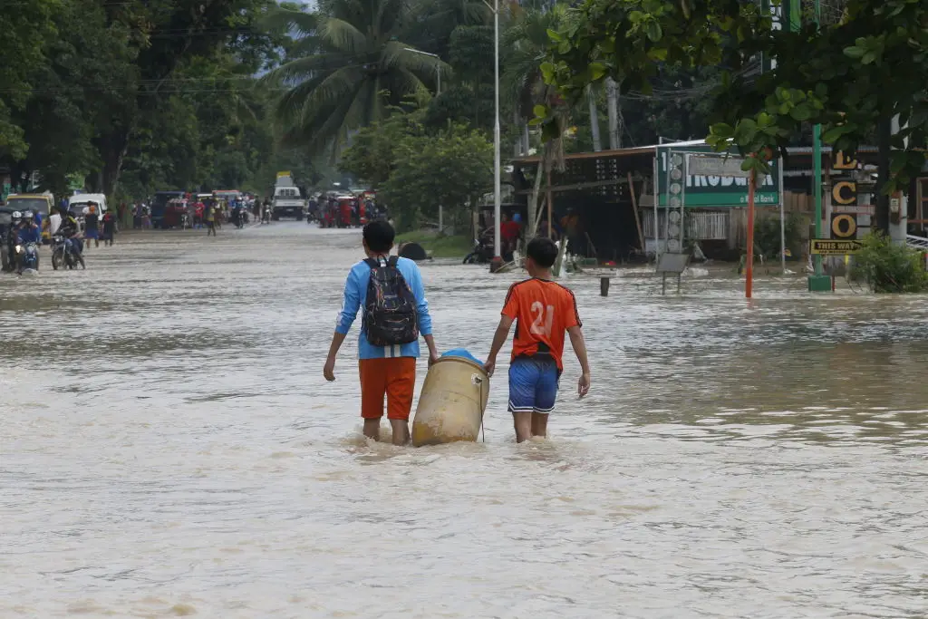Filipinas: pelo menos 25 mortos nas inundações de Natal