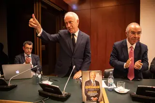 PS pede documentos sobre Carlos Costa a Centeno, oposição teme estar a ser instrumentalizada (mas aprova)