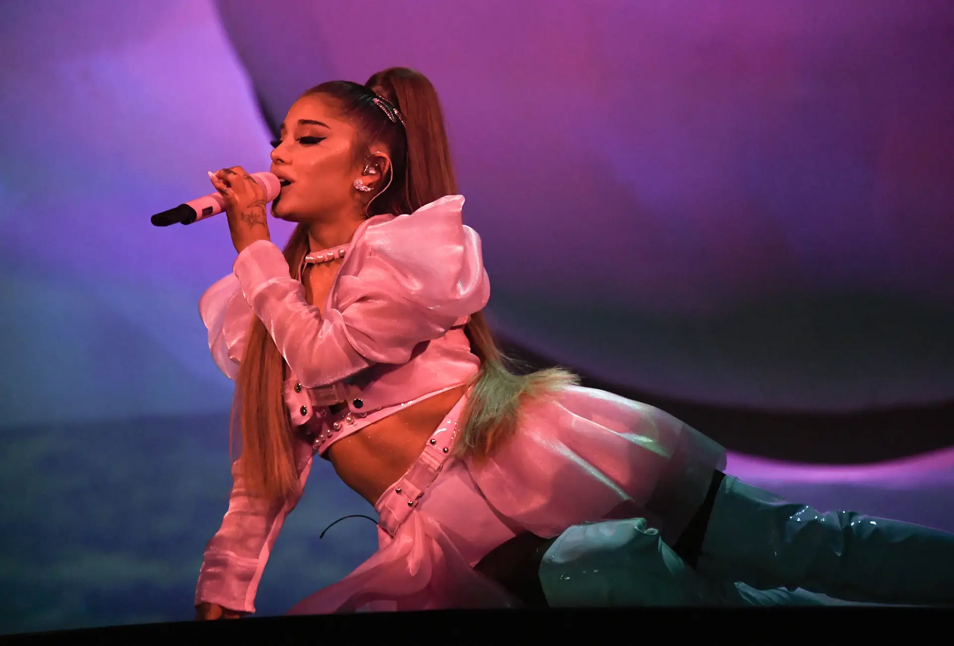 Ariana Grande anuncia novo álbum para 2024 Expresso