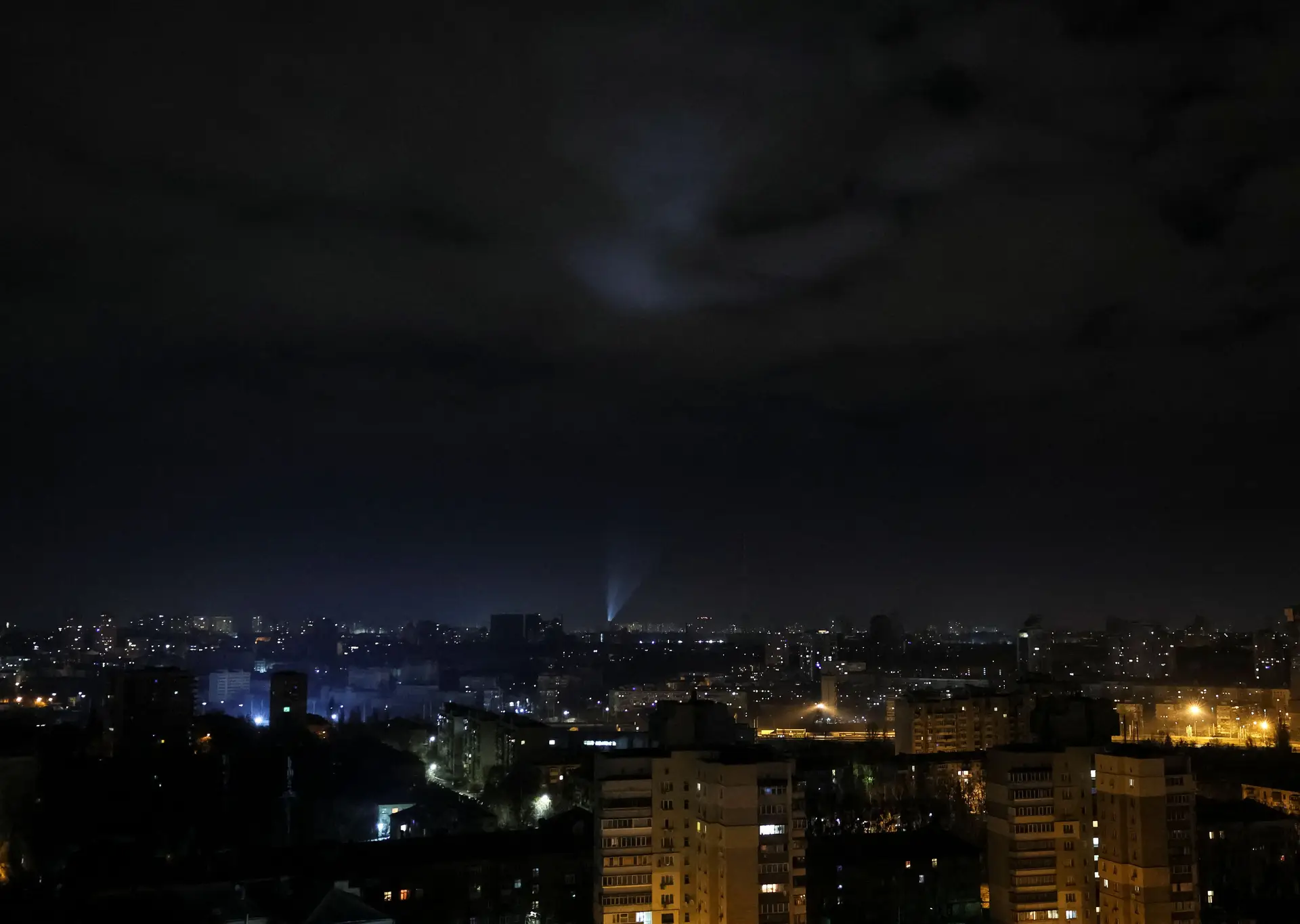 Ataque com drones russos à cidade de Kiev, na Ucrânia, no primeiro dia do ano
