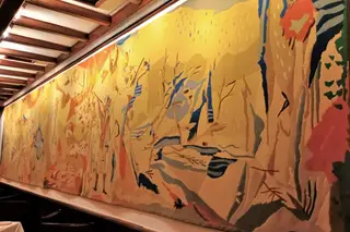 Emblemática tapeçaria com desenho de Sá Nogueira na Sala Grand