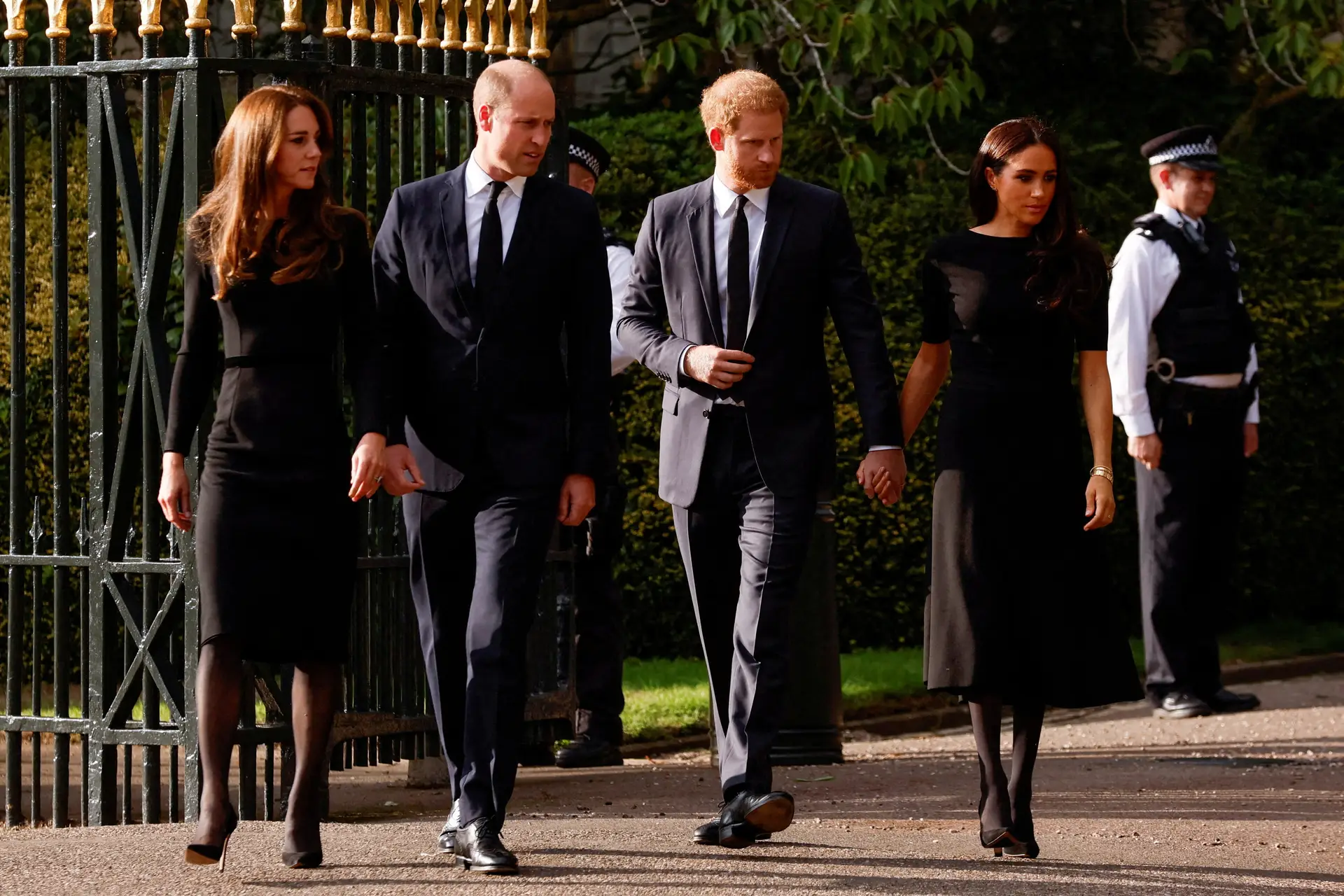 Harry e William estiveram juntos no funeral da avó, a rainha Elisabete II, em Windsor