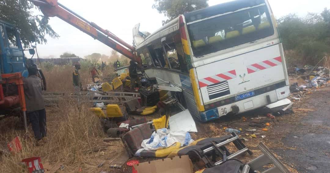 Pelo menos 40 mortos e dezenas de feridos em colisão de autocarros no Senegal