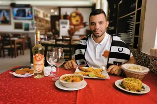 Marco Gomes defende o clube com "Filetes de pescada ao estádio"