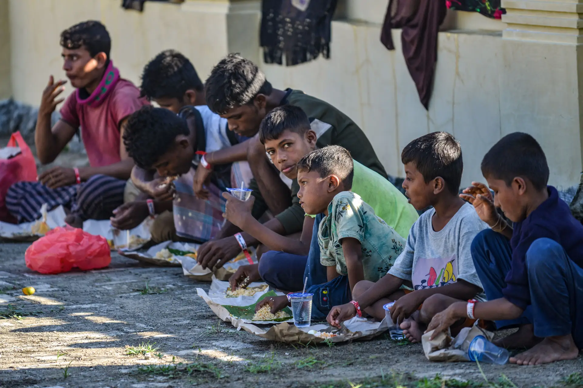 Myanmar: crianças rohingya condenadas a prisão por tentarem sair do país