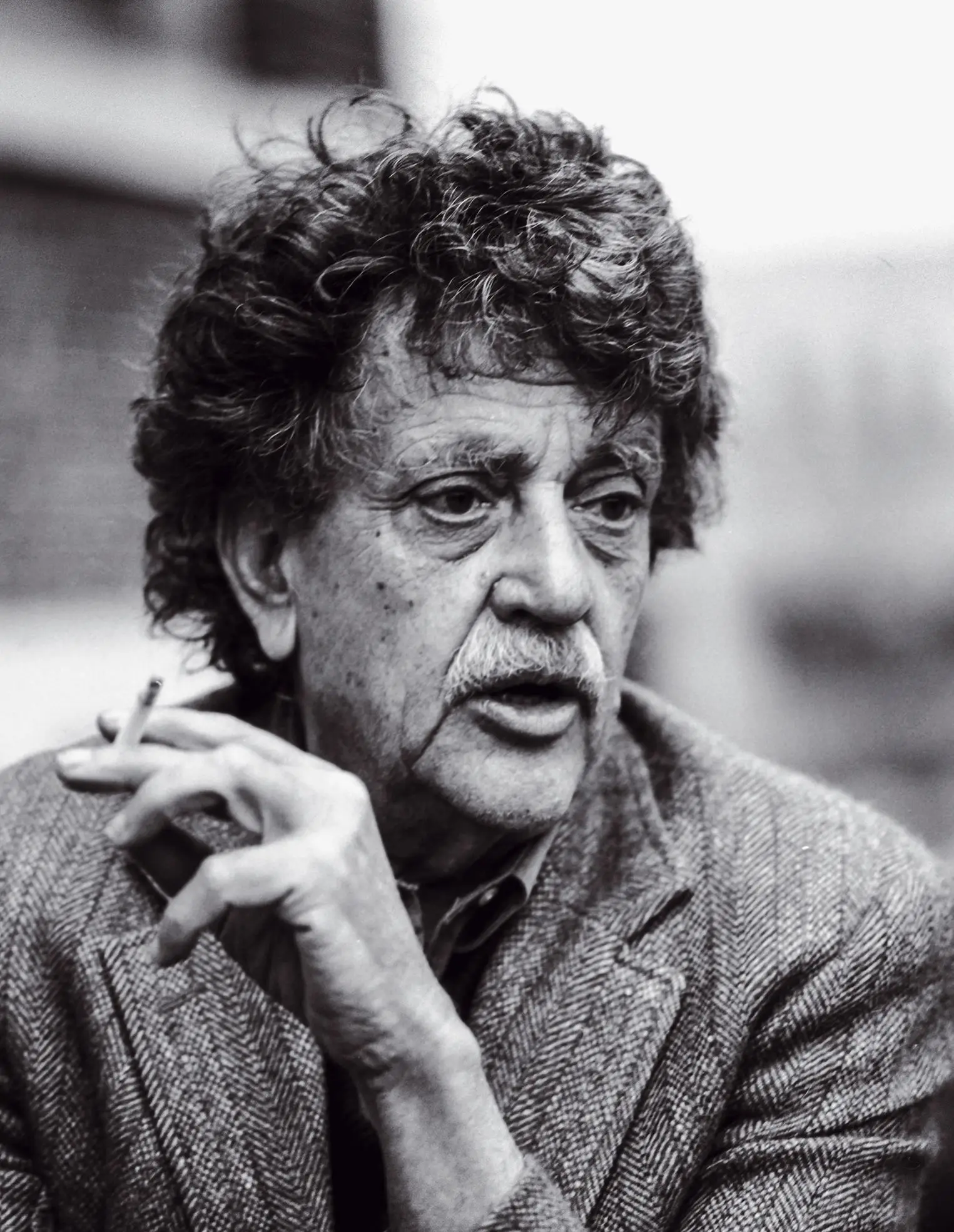 Kurt Vonnegut (1922-2007) publicou em 1969 uma obra chave da contracultura