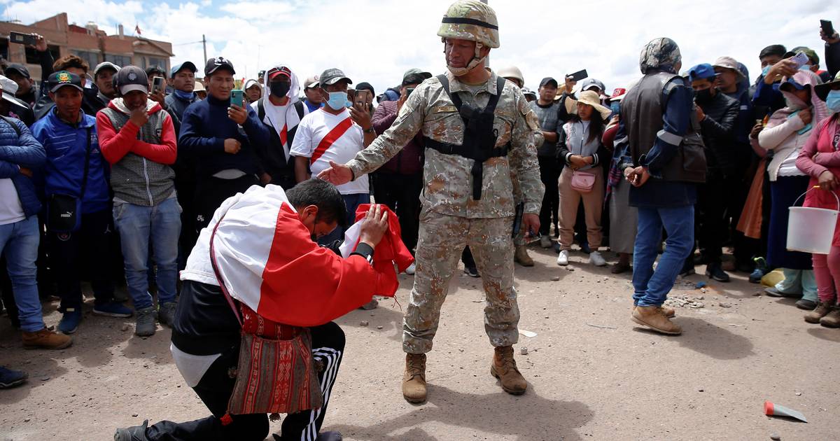 Quarenta pessoas já morreram: EUA apelam à contenção das autoridades do Peru na repressão de protestos