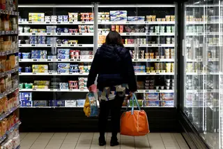 Preço de um cabaz básico de alimentos sobe quase 6 euros numa semana: custa agora €225