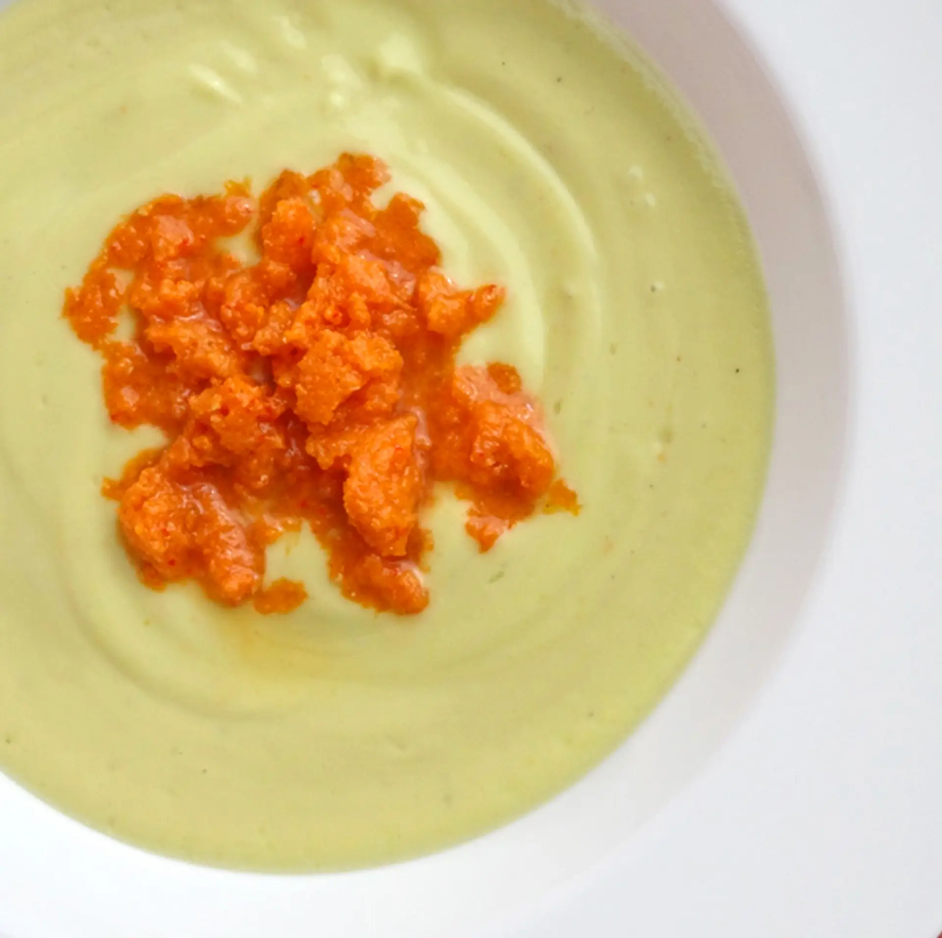 Creme de abacate com granizado de gaspacho
