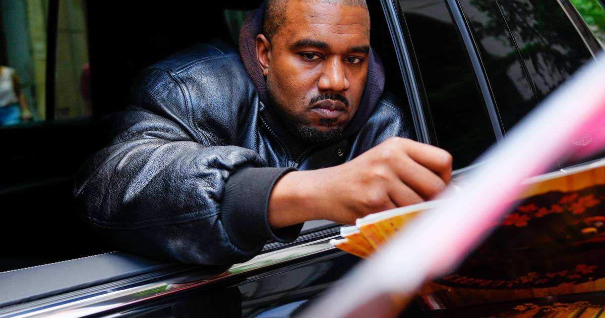 A rede social X, o antigo Twitter, restabeleceu a conta de Kanye West, suspensa há vários meses