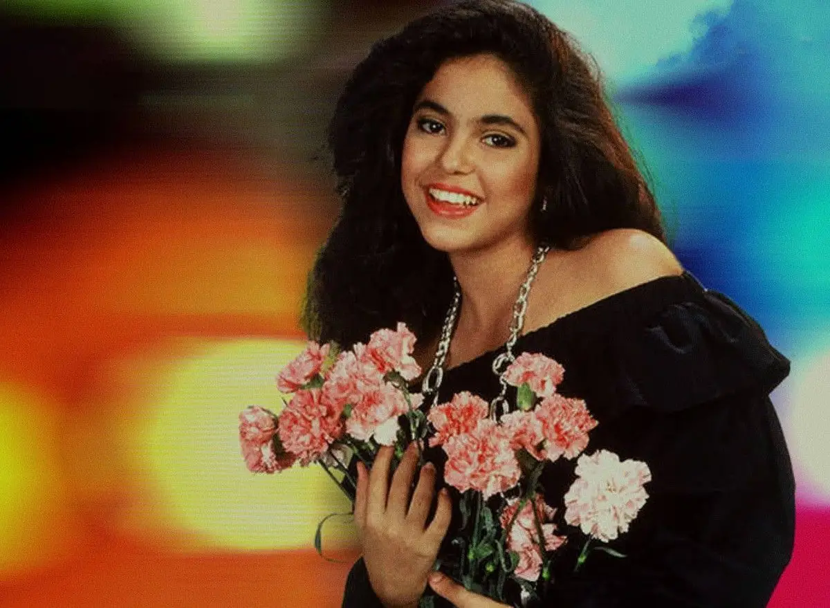 Shakira em 1991 numa foto promocional de "Magia"