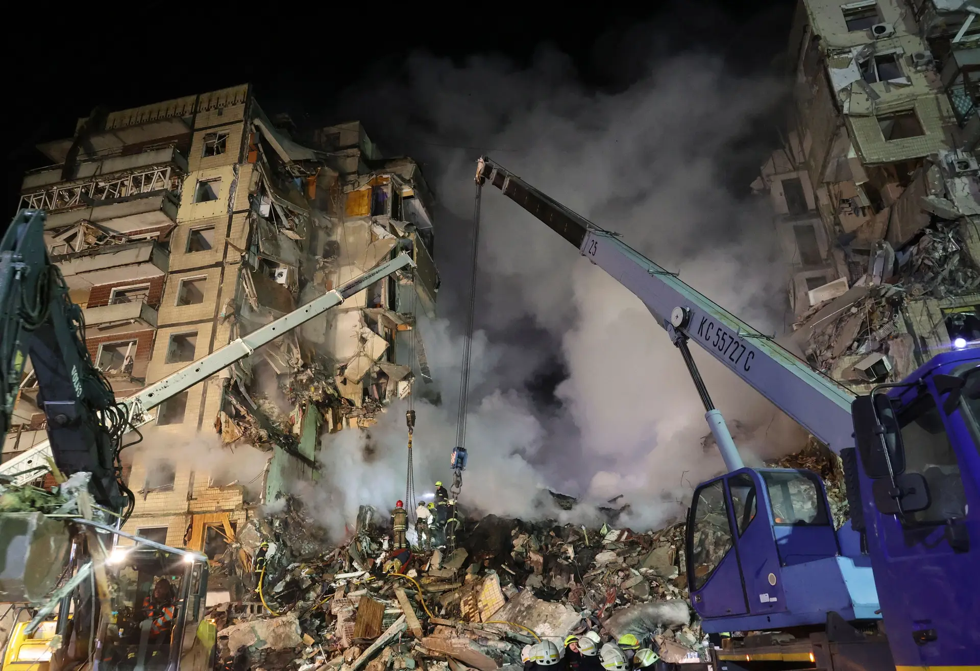 Ucrânia: Sobe para 21 o número de mortos no ataque russo a um prédio em Dnipro