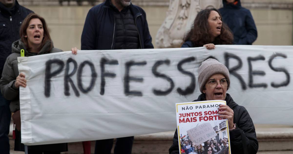 Greve por distritos com adesão superior a 90% em Lisboa, diz Fenprof
