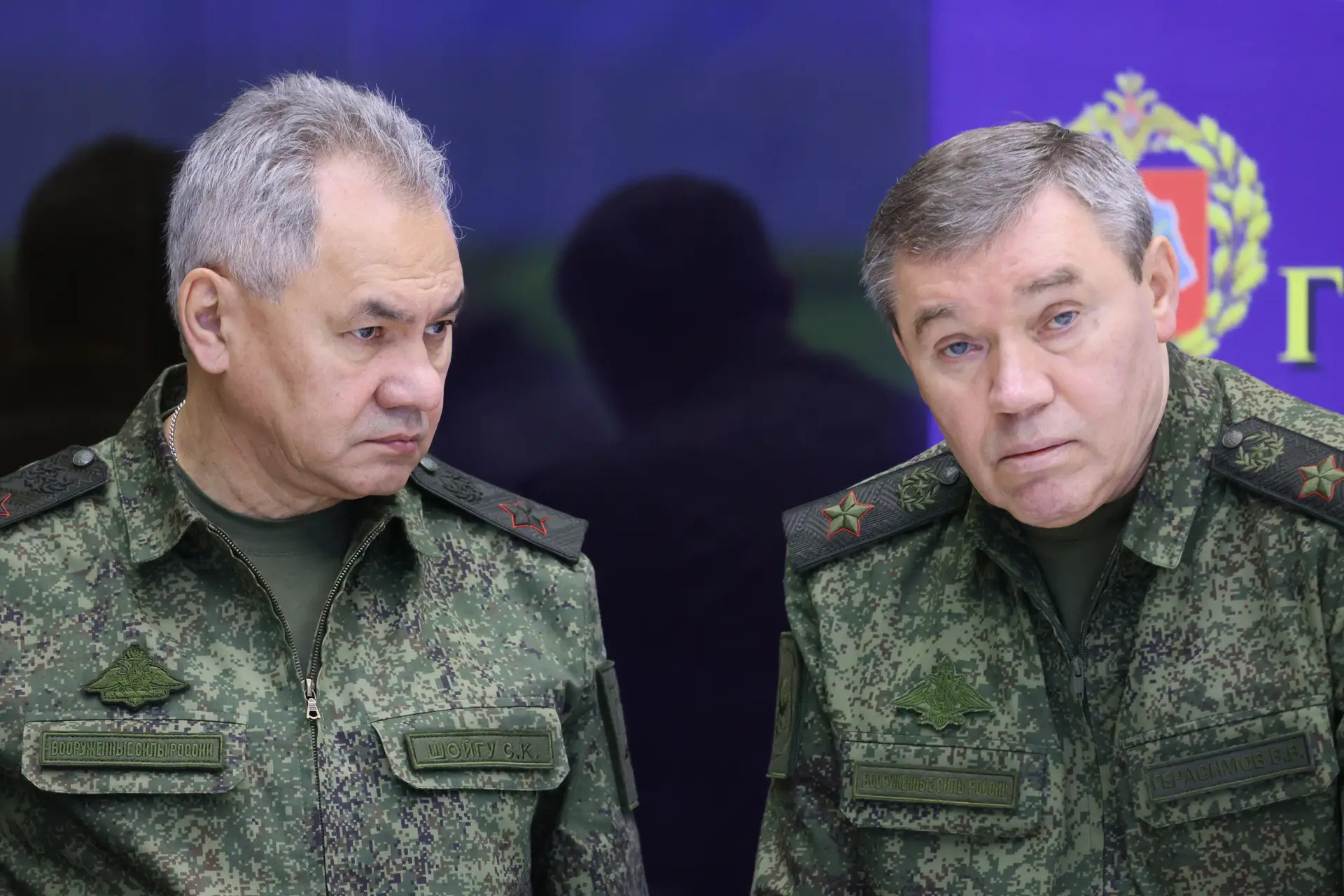 Valery Gerasimov, à direita na imagem
