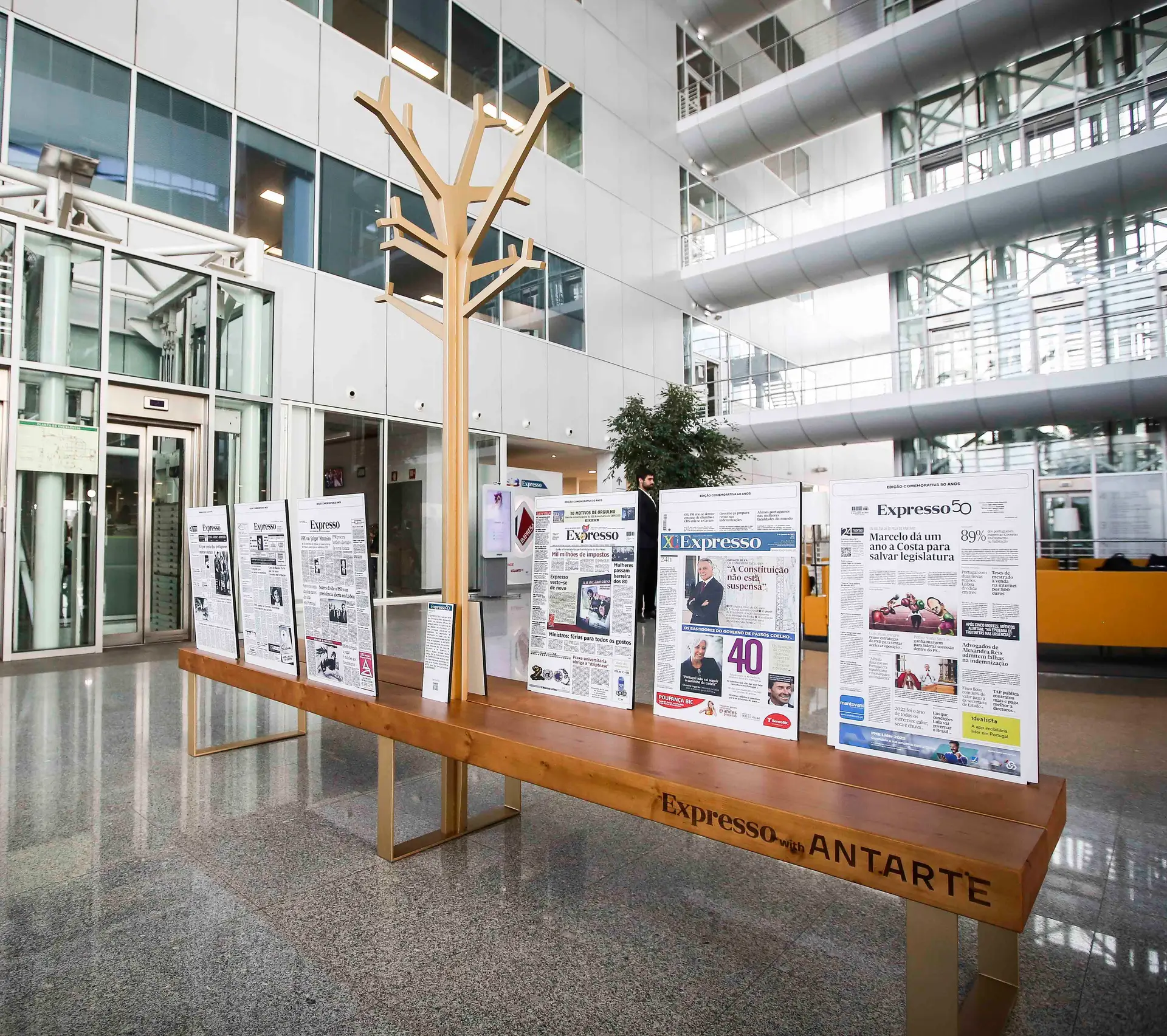 Expresso percorre Portugal com exposição e oferece banco único a 18 cidades