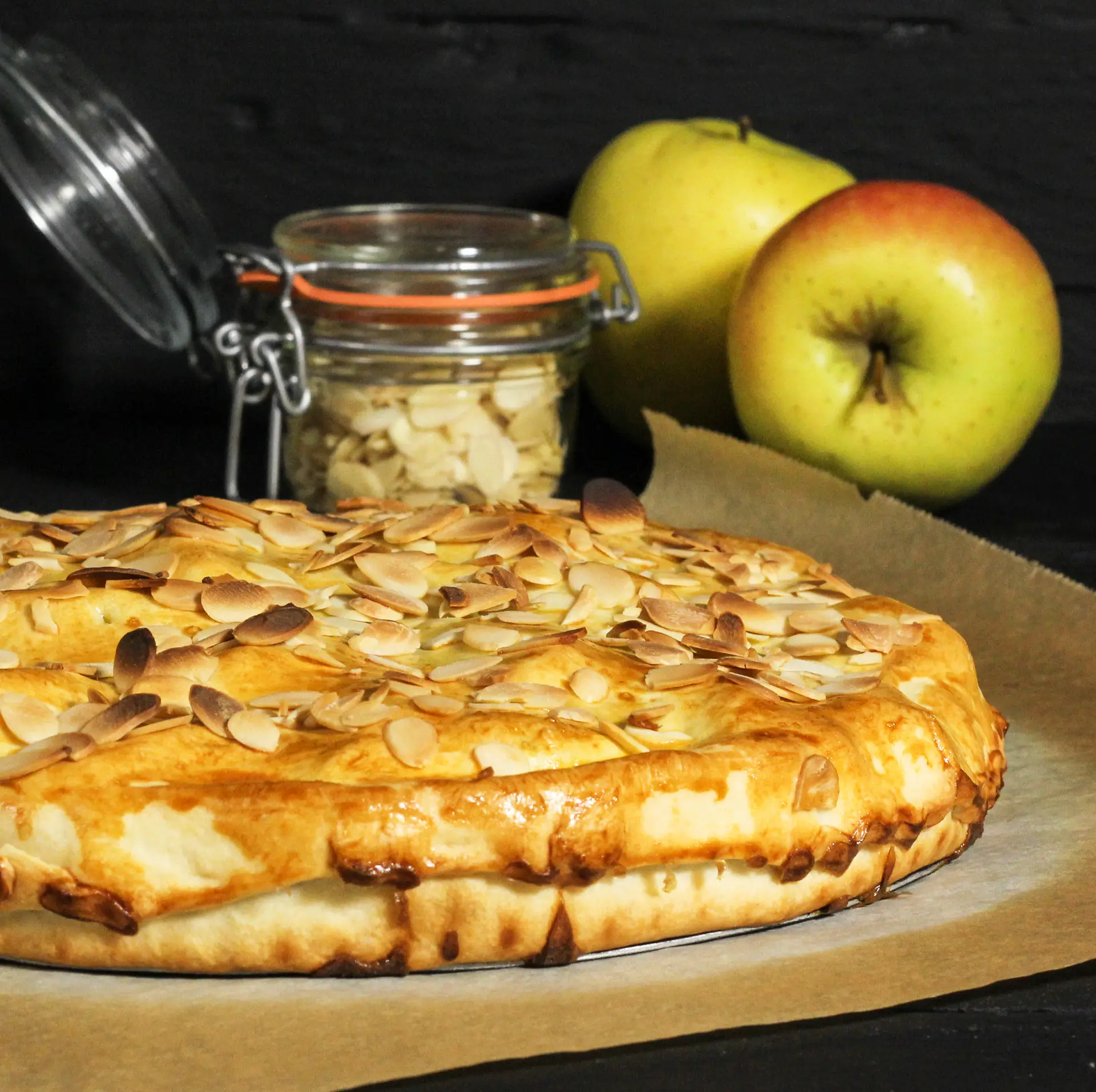 Tarte de borrego com amêndoas