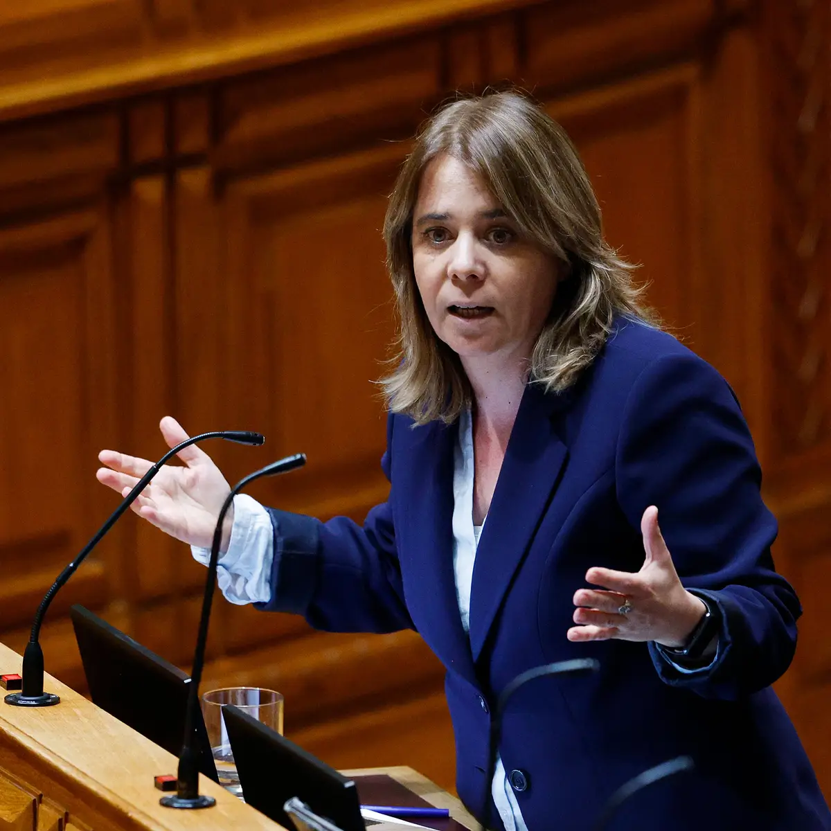 Bloco de Esquerda Catarina Martins sai do Parlamento no ver o