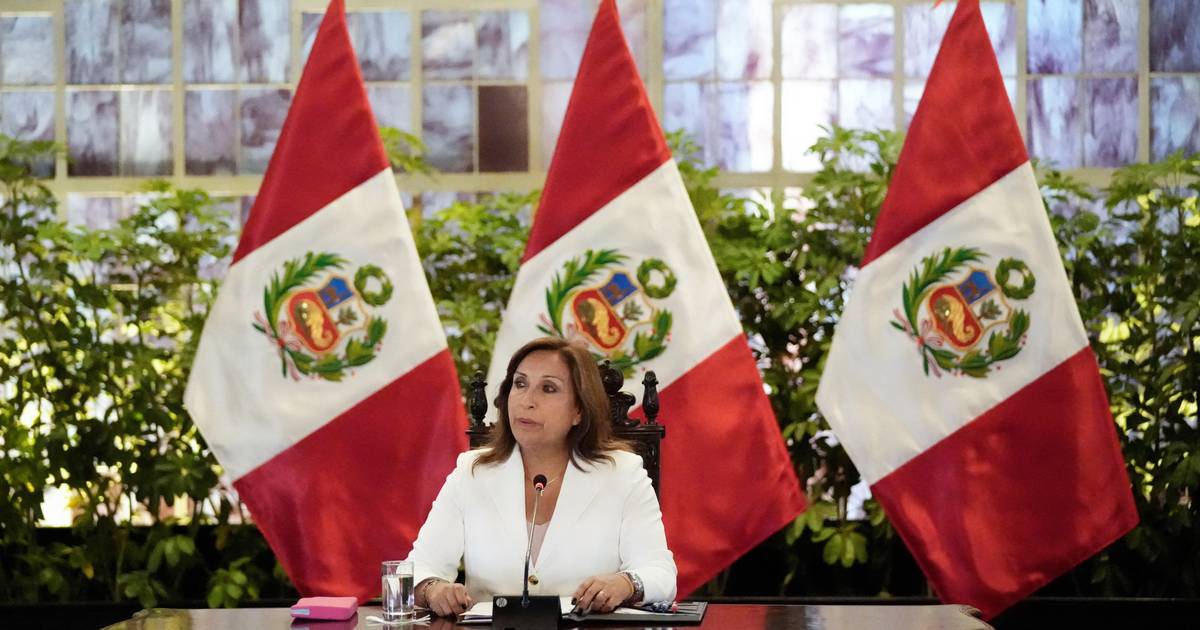 Peru: Boluarte pede antecipação das eleições para dezembro de 2023