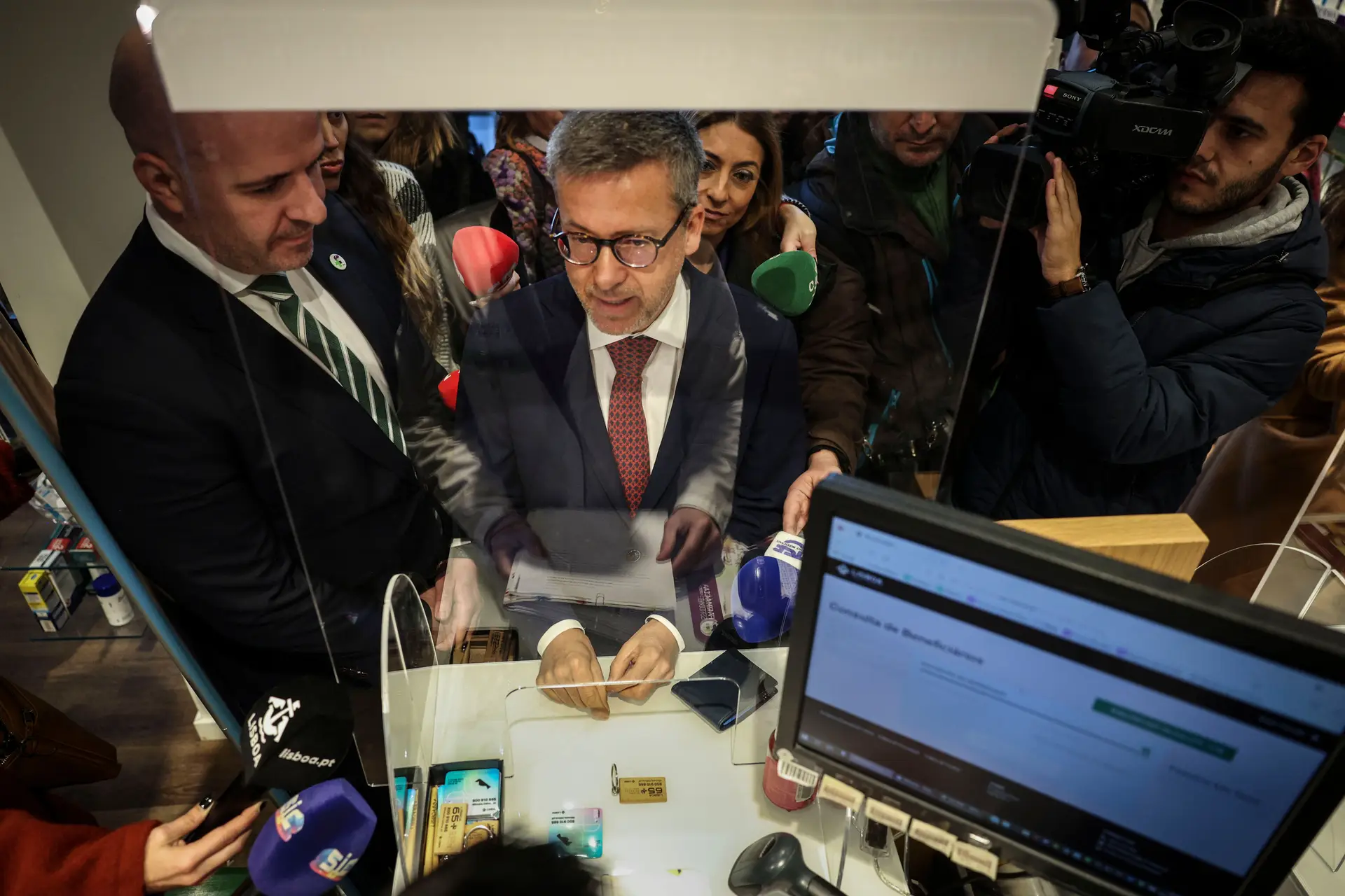 “Impusemos limites”, “preocupei-me ao detalhe”: Moedas defende-se de gastos com a vinda do Papa, oposição ataca “falta de transparência”