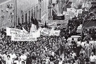 1975: O ano da economia 'socialista' à portuguesa