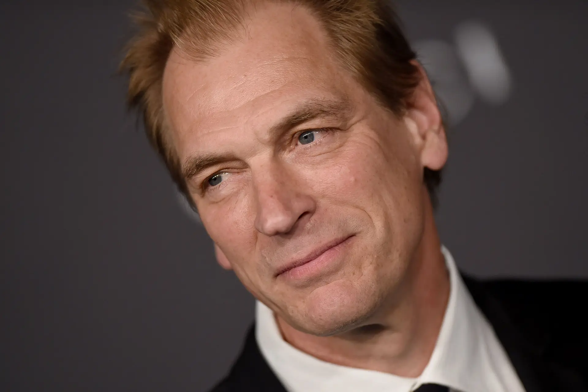 Irmão de Julian Sands teme que o ator nunca venha a ser encontrado