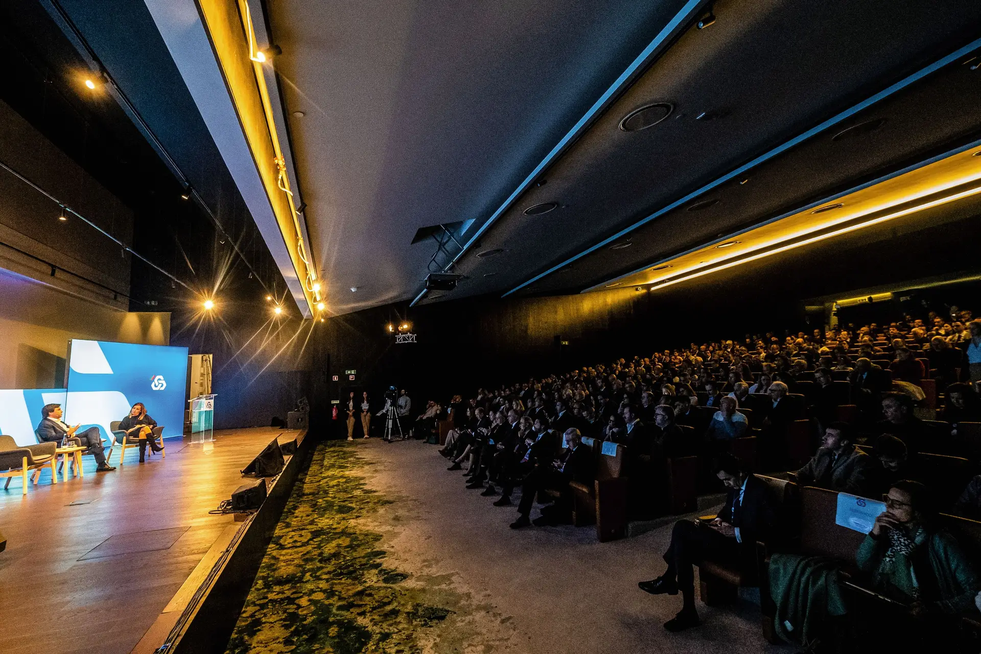 Nuno Rangel, CEO da Rangel Logistics Solutions, foi entrevistado em palco para o podcast do Expresso “O CEO É o Limite”