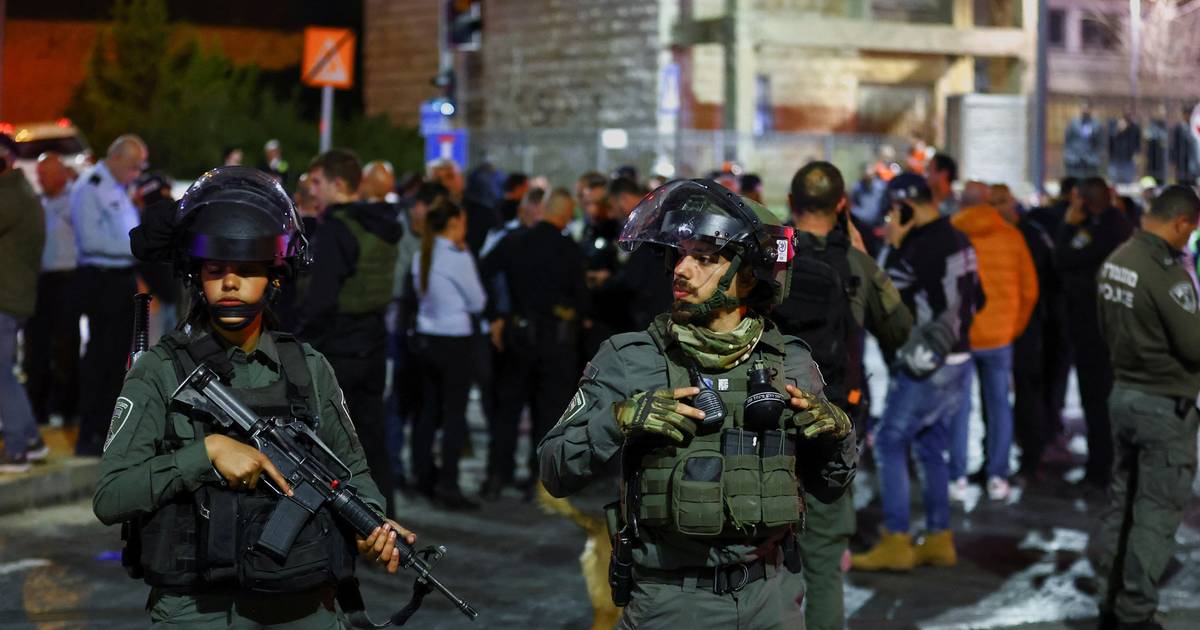 Pelo menos cinco mortos em ataque armado contra sinagoga em Jerusalém