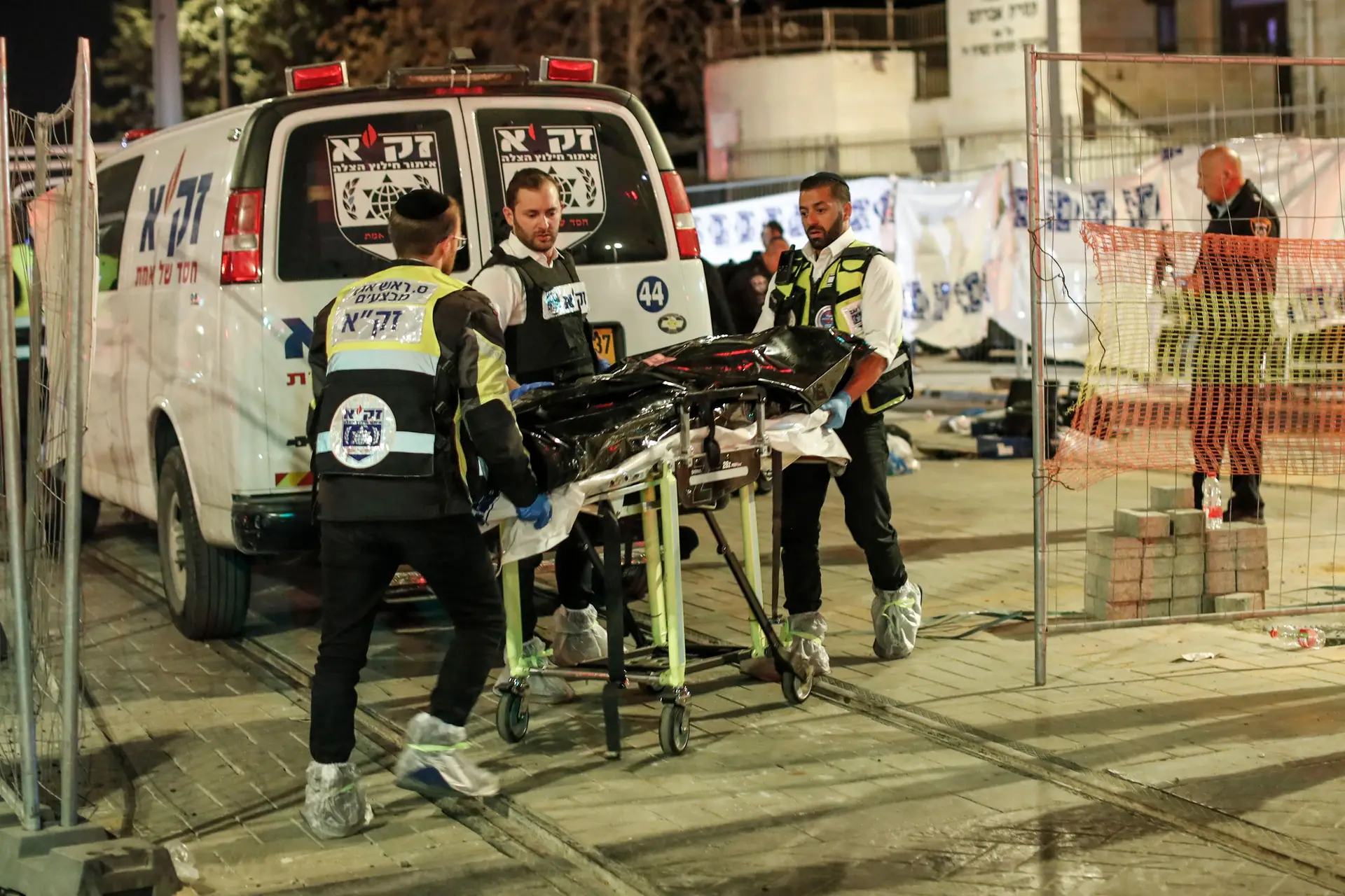 Ataque a sinagoga em Jerusalém fez oito mortos e mais de 40 detidos