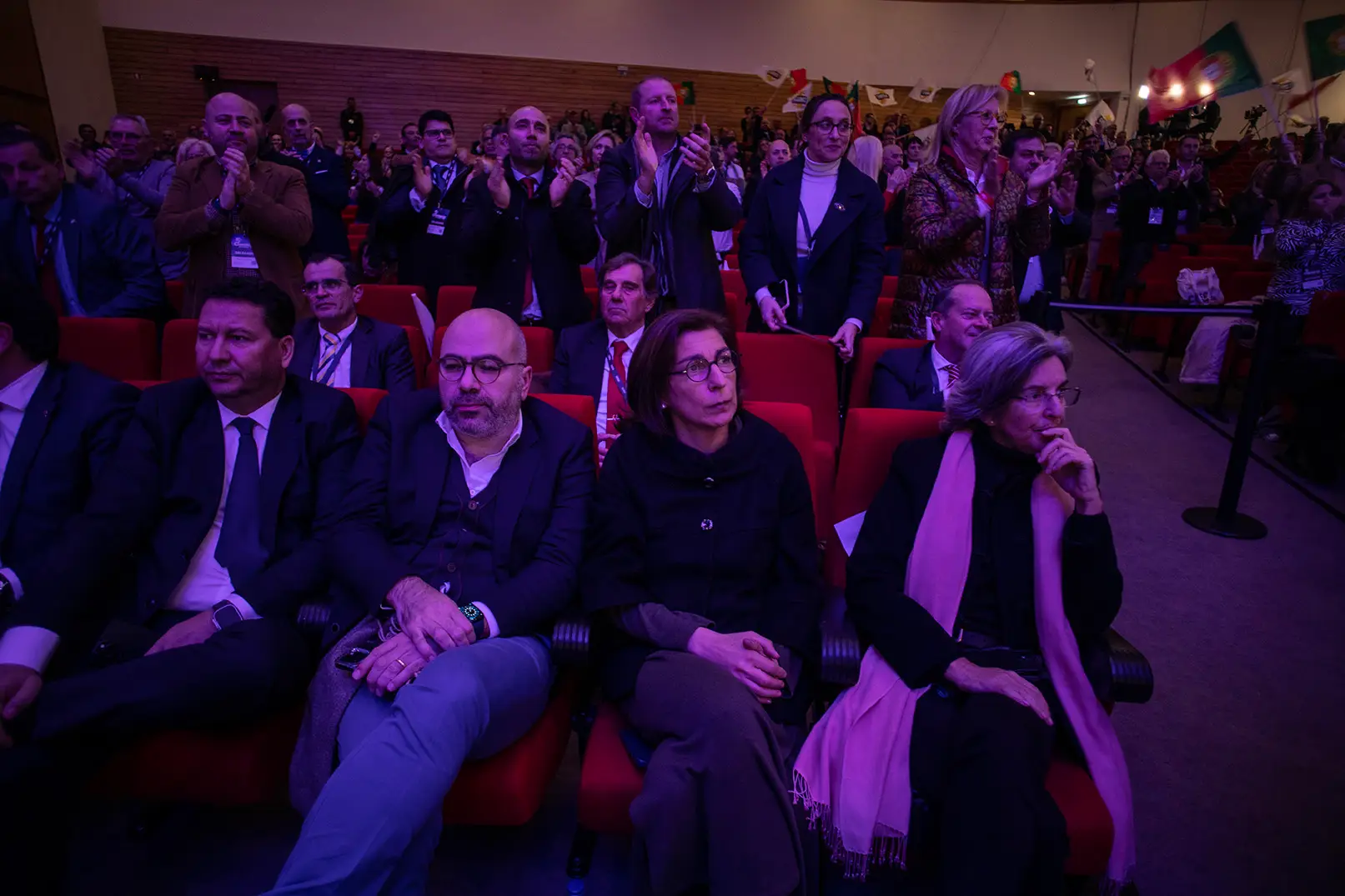 Miguel Pinto Luz, vice-presidente do PSD, e Ana Catarina Mendes, ministra dos Assuntos Parlamentares, em representação do Governo no encerramento da Convenção do Chega