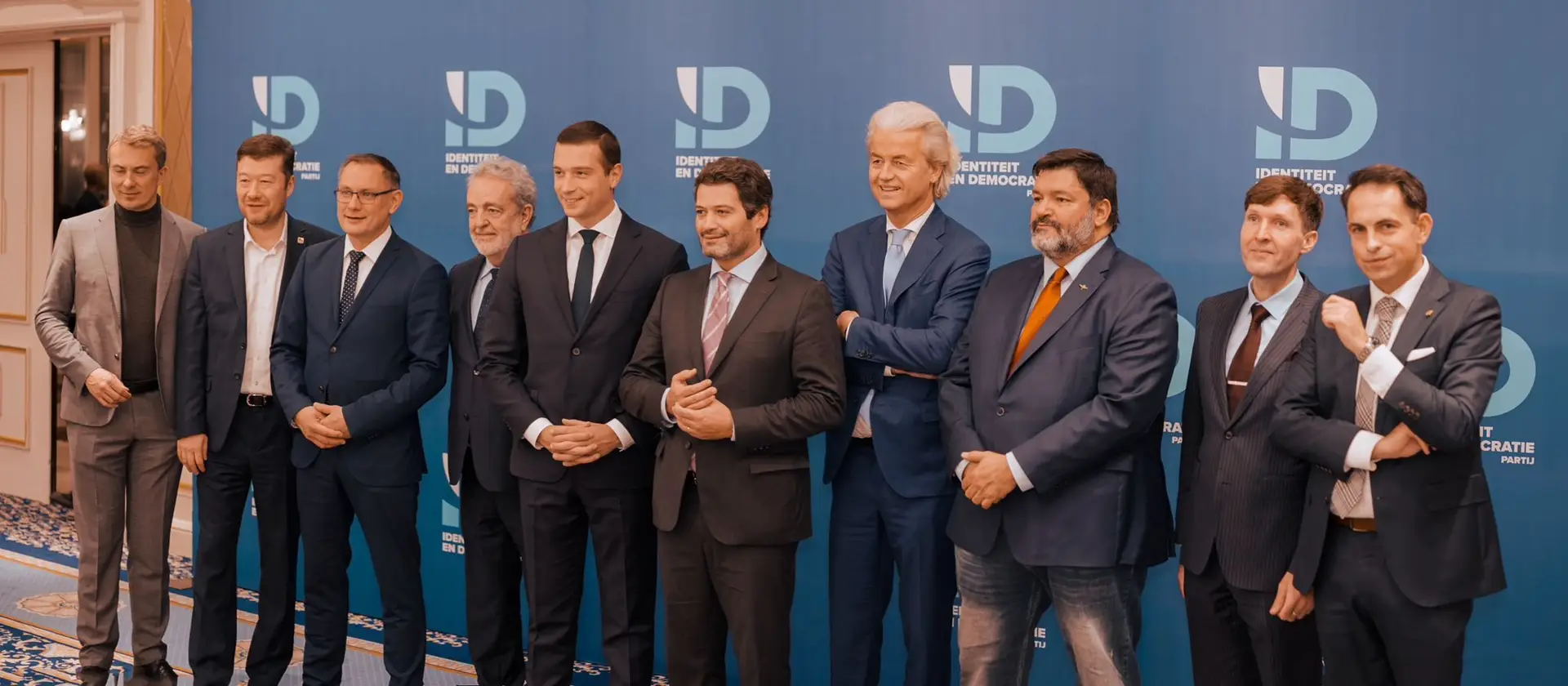 André Ventura durante um encontro do Partido Identidade e Democracia, aliança europeia de partidos de extrema-direita, em novembro de 2022.