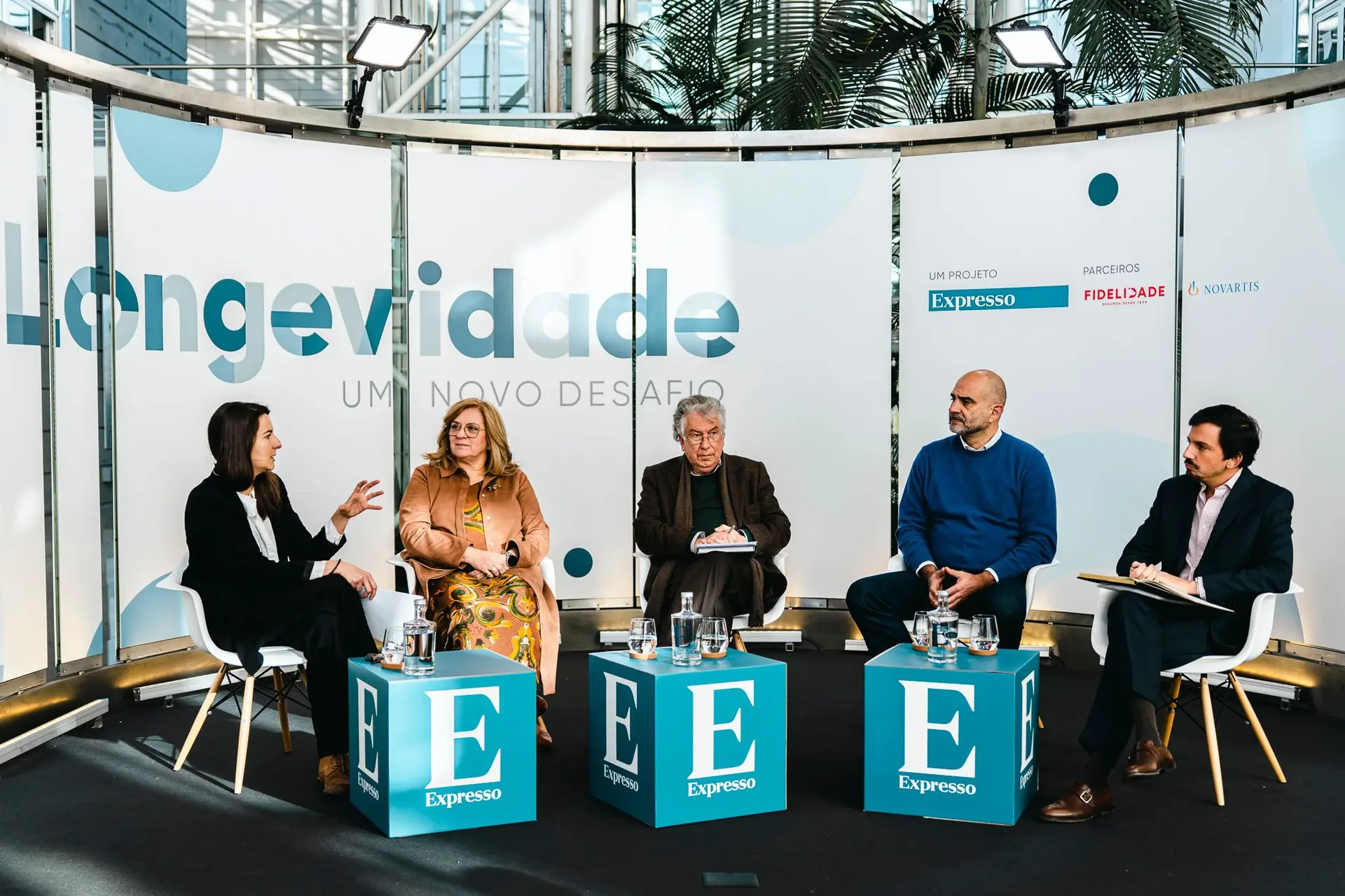 A jornalista Raquel Albuquerque moderou o debate que reuniu Ana Clara Silva, José António Cortez, Mário Rui André e Hugo Santos Ferreira