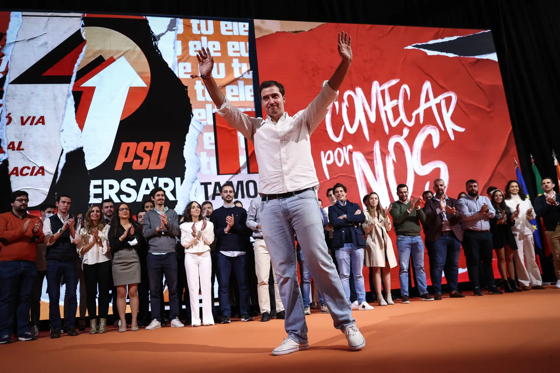 O Presidente da JSD, Alexandre Poço, durante a sessão de encerramento do 27.º Congresso Nacional da JSD, em Almada.