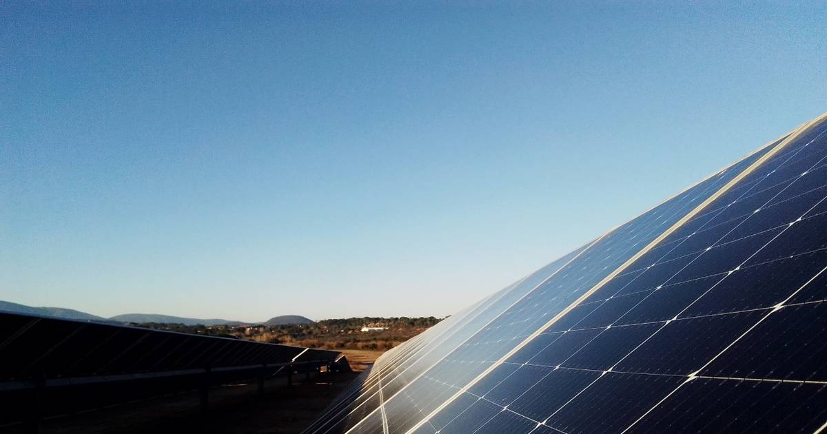 Atrasos de grandes centrais solares em Portugal travam crescimento fotovoltaico europeu