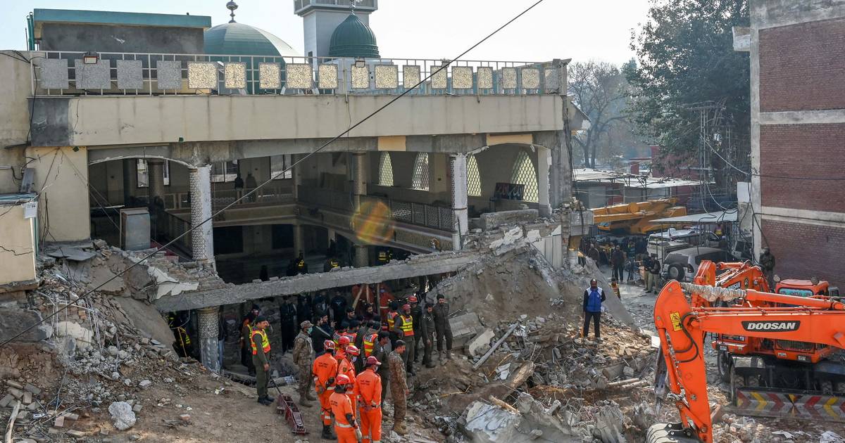 Balanço de atentado em mesquita no Paquistão sobe para 88 mortos