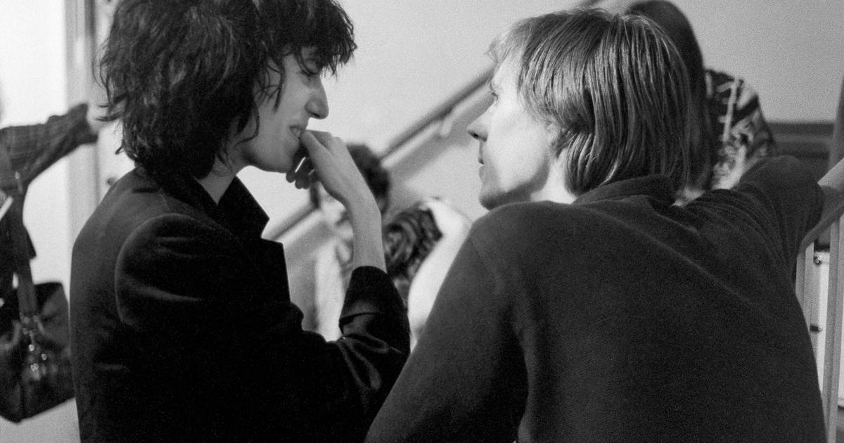Patti Smith escreve ensaio sentido sobre Tom Verlaine, dos Television: “Se eu tivesse nascido rapaz, seria como ele”