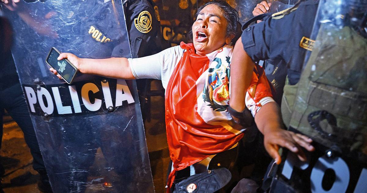 Peru: Portugueses ponderam partir, mais pela bolsa do que pela vida