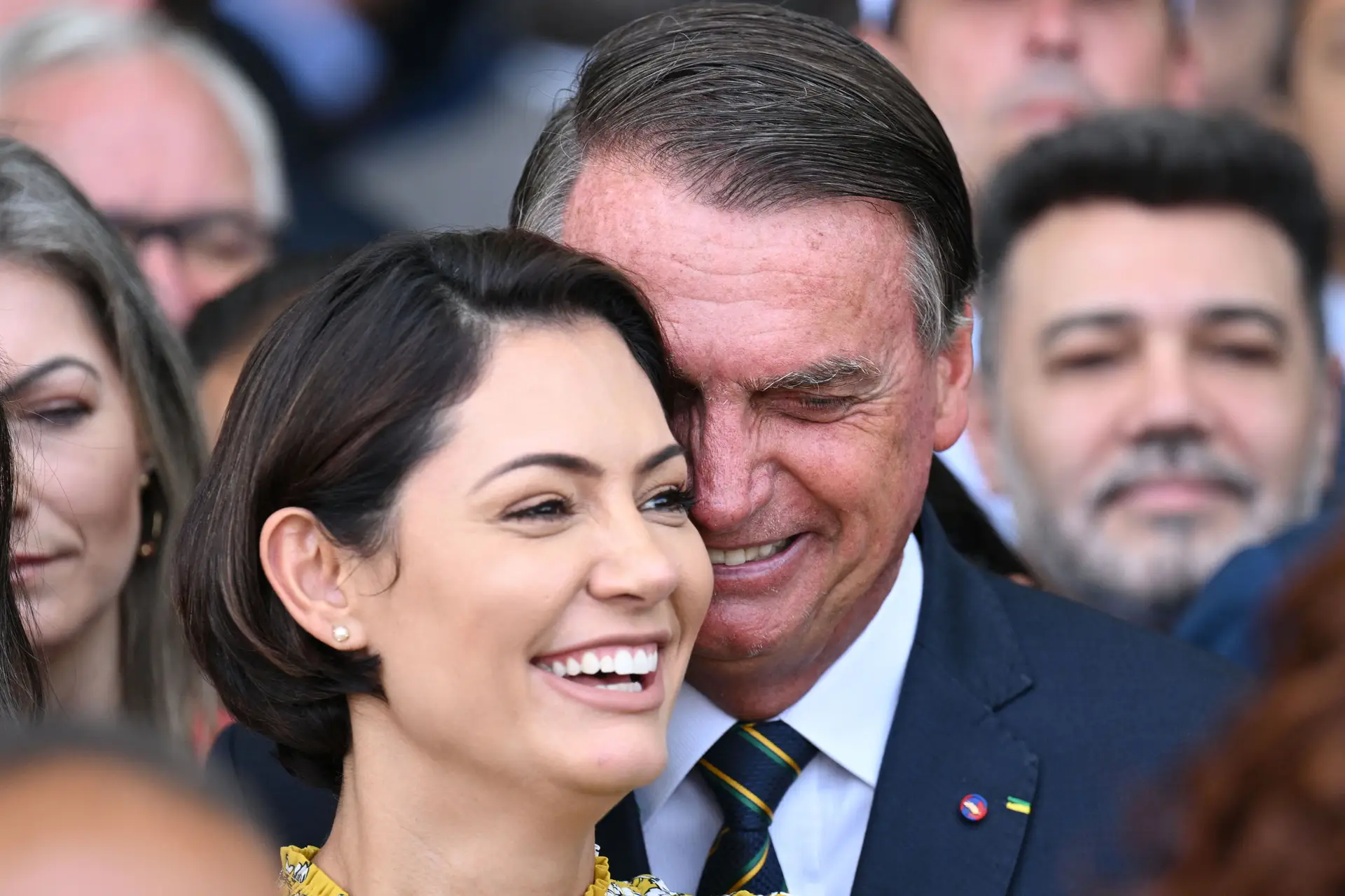 Michelle e Jair Bolsonaro: ciúme, dinheiro, móveis que desaparecem e a cidadania que aparece. Cenas de uma novela