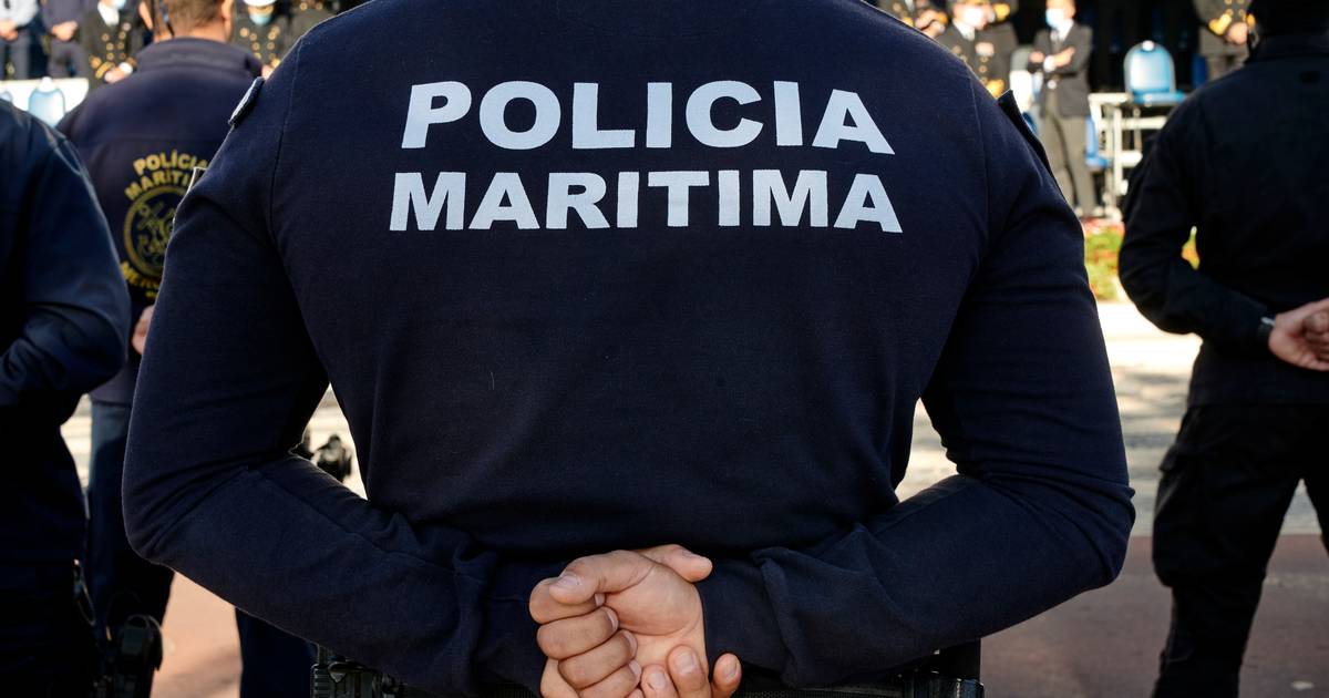 Tráfico de droga: uma lancha abalroou com violência uma embarcação da Polícia Marítima, dois agentes ficaram feridos