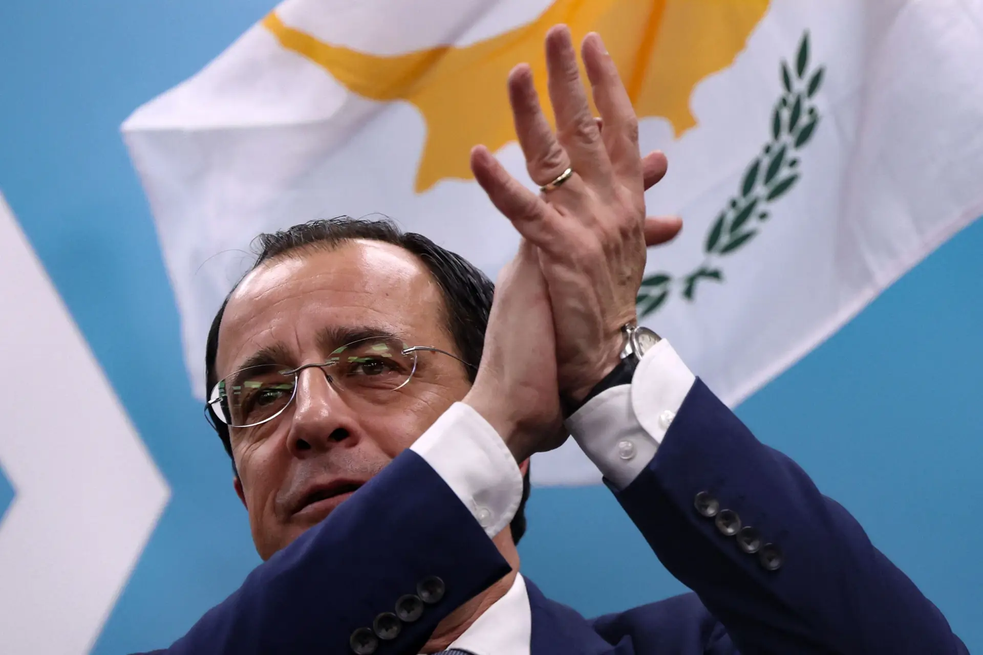 Presidência de Chipre apenas ficará decidida numa segunda volta eleitoral