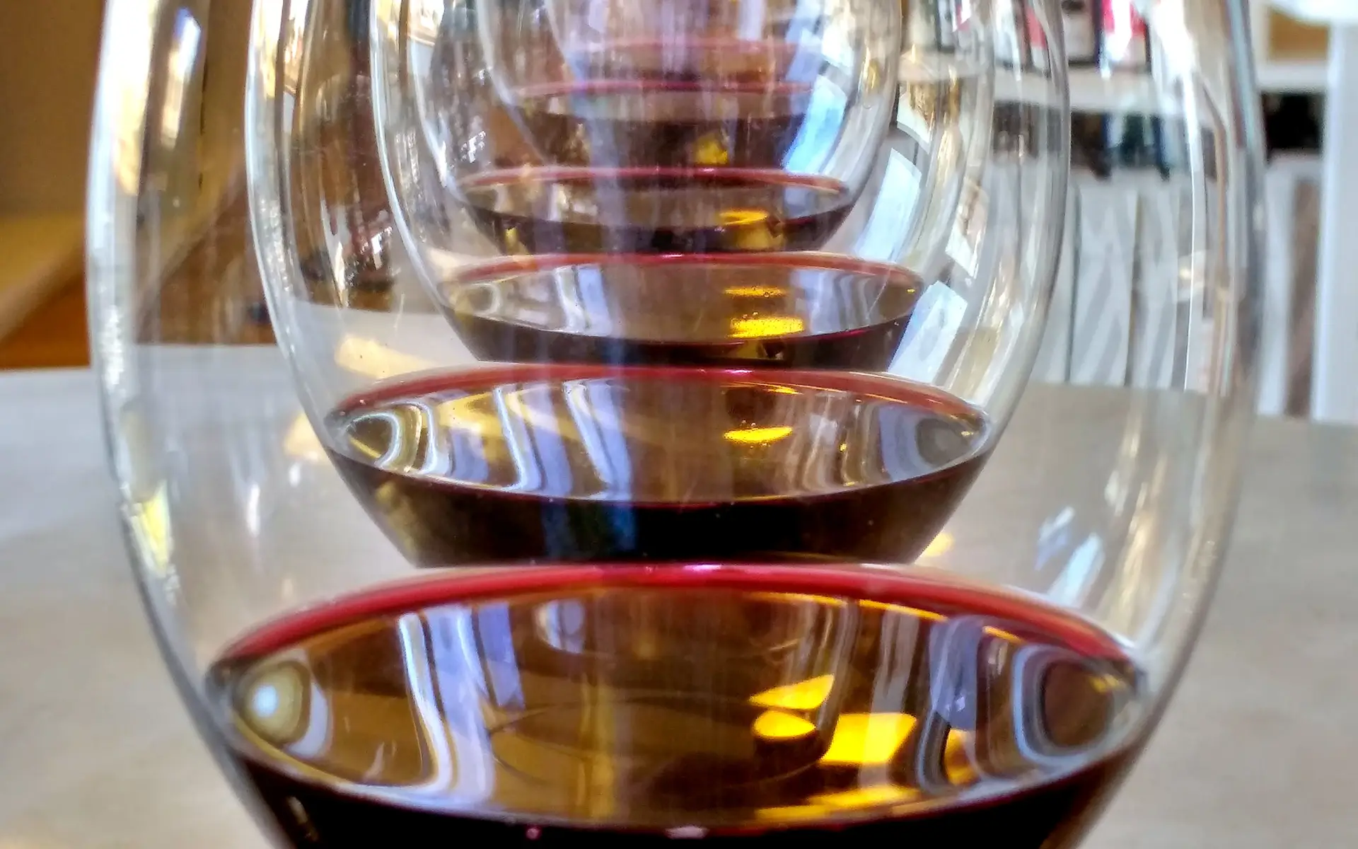 Produtores de vinho pedem “ação enérgica” do Governo português contra decisão da Irlanda sobre rótulos nas garrafas