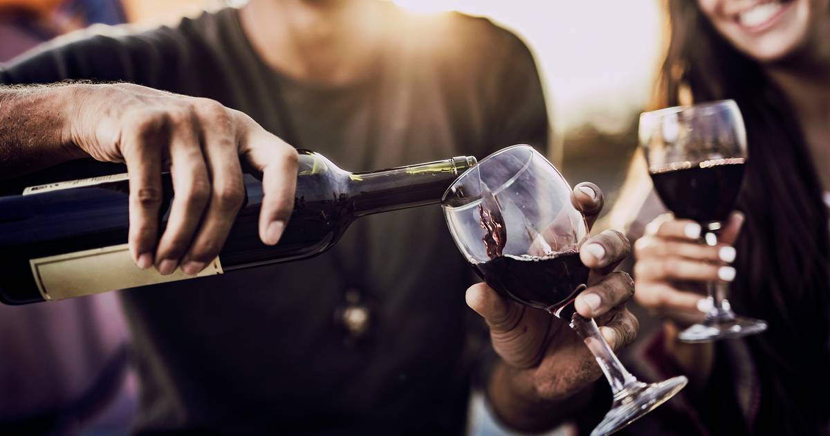 Vamos ter alertas de saúde nos rótulos das garrafas de vinho?