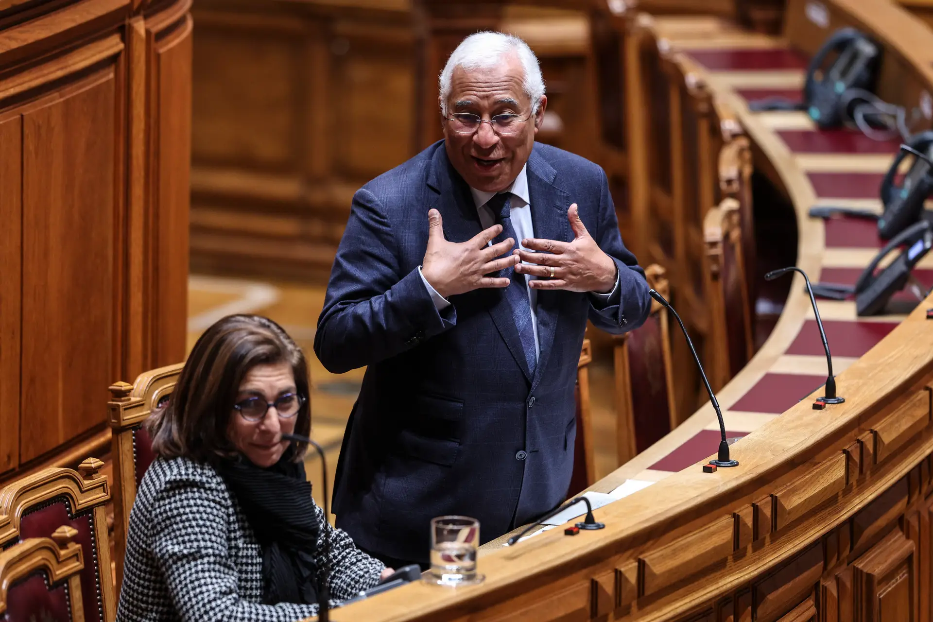 Crédito à habitação: Costa diz que subida das taxas de juro é opção do BCE e sugere audição de Centeno
