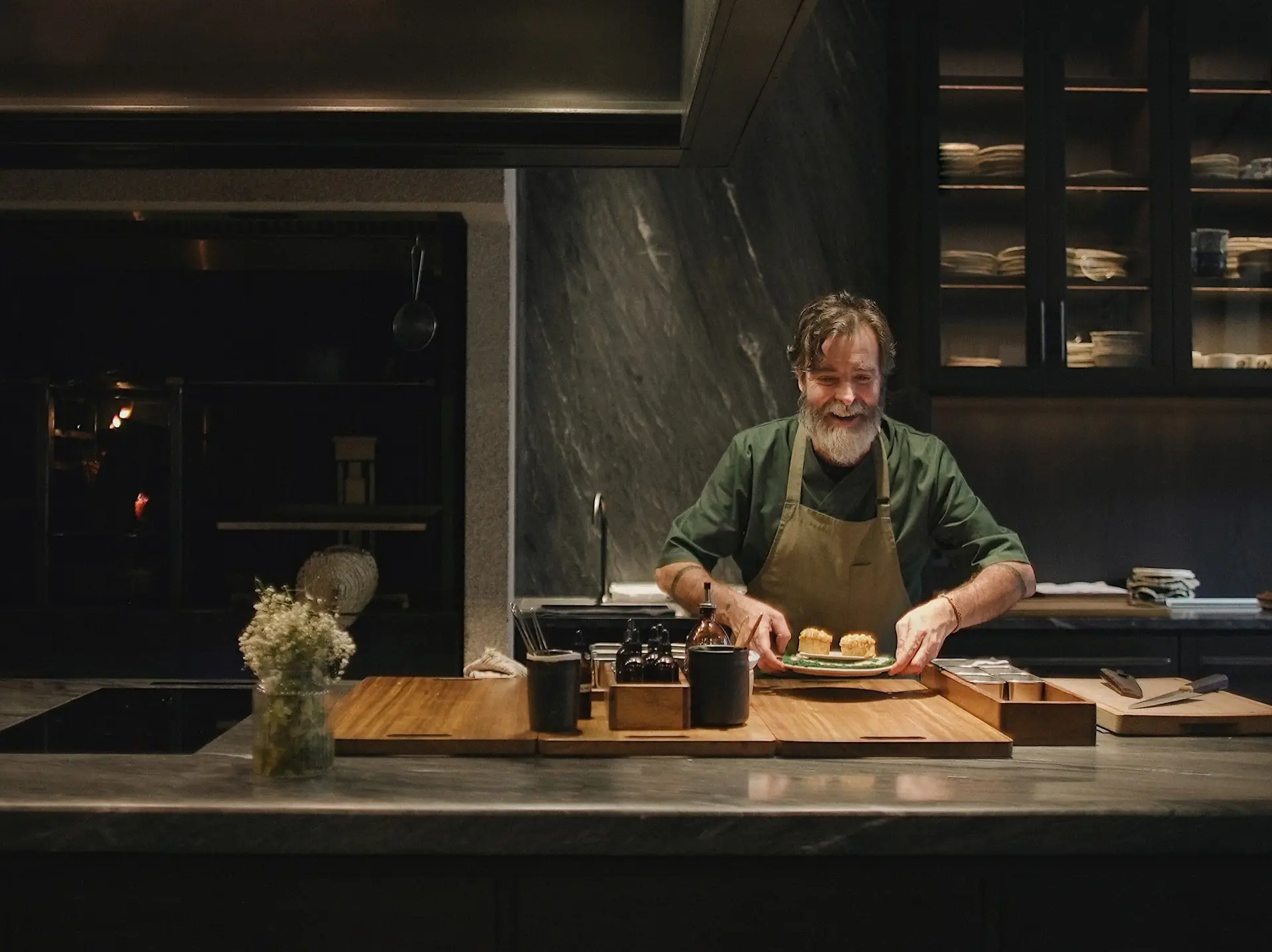 Boémio, intemporal, tradicional e contemporâneo: novo restaurante de Nuno Mendes no Porto é declaração de amor ao Norte de Portugal