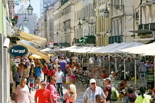 Exportações atingem novo recorde nos bens e nos serviços e levam PIB a um novo máximo histórico