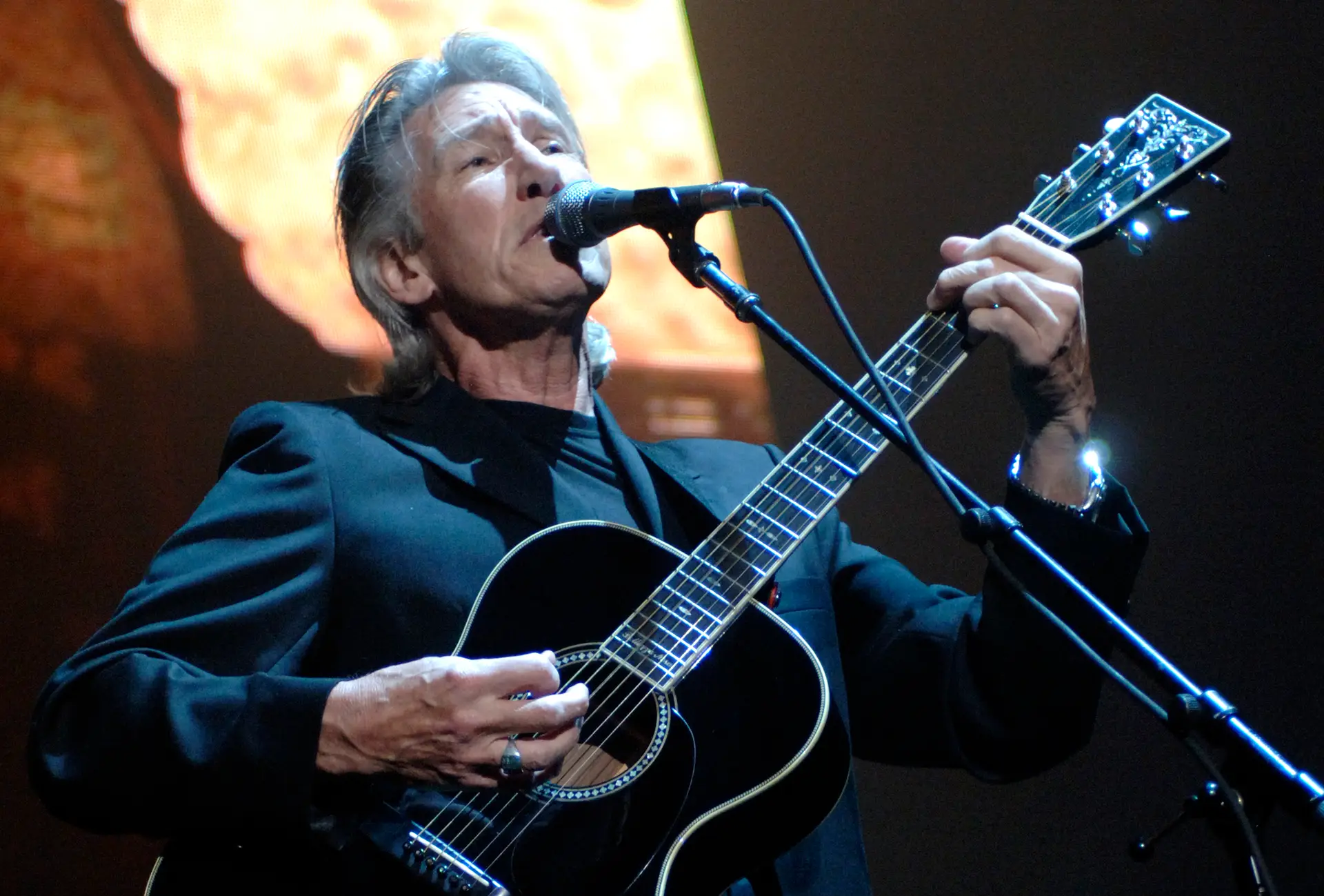 Roger Waters regravou “The Dark Side of the Moon”, dos Pink Floyd, e vai editá-lo: “Deixemo-nos dessa treta do ‘nós’”