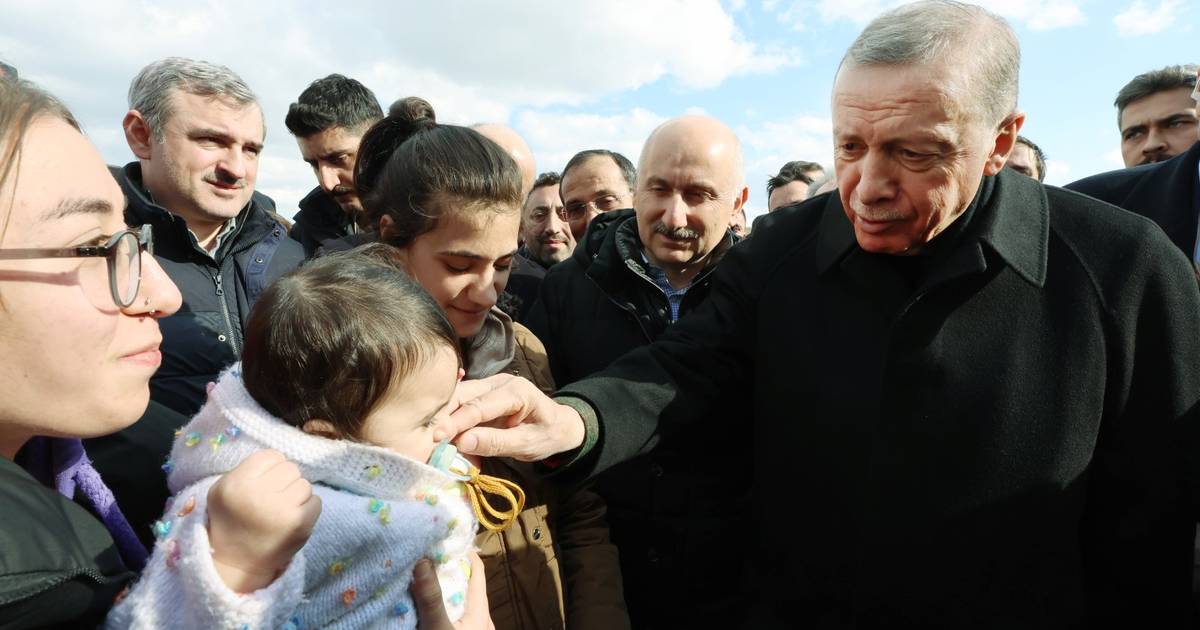 Sismo na Turquia: Erdogan atualiza número de vítimas mortais para mais de 35 mil
